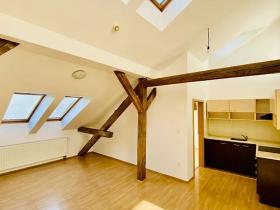 Pronájem bytu 2+kk, Brno, Ptašínského, 53 m2