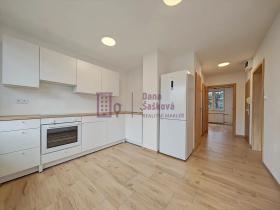 Pronájem bytu 2+1, Jindřichův Hradec, sídliště U Nádraží, 50 m2