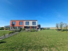 Pronájem rodinného domu, Praha, Ibišková, 180 m2