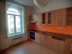 Pronájem bytu 3+1, Tábor, 9. května, 98 m2