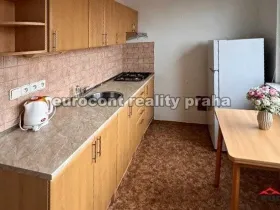 Pronájem bytu 1+1, Praha - Strašnice, U krbu, 34 m2