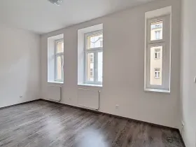 Pronájem bytu 2+kk, Praha - Holešovice, Na Maninách, 46 m2