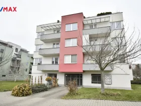 Pronájem garážového stání, Hradec Králové - Třebeš, Svatojánská, 13 m2