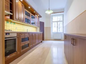 Pronájem bytu 3+1, Praha - Holešovice, Janovského, 92 m2