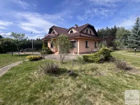 Prodej vily, Nová Role - Mezirolí, 350 m2