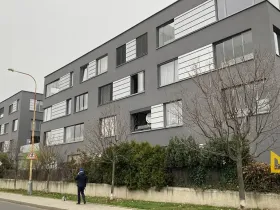 Pronájem bytu 2+kk, Praha - Prosek, Valečovská, 68 m2