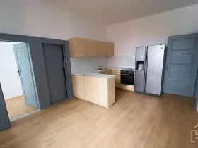 Pronájem bytu 3+1, Ledeč nad Sázavou, 28. října, 86 m2