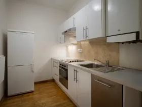 Pronájem bytu 2+kk, Praha - Holešovice, Komunardů, 47 m2