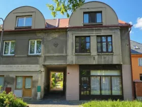 Prodej rodinného domu, Dobrovice, Palackého náměstí, 300 m2