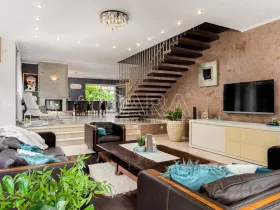 Prodej rodinného domu, Praha - Kolovraty, V louce, 495 m2