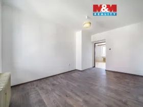 Prodej bytu 3+1, Domažlice, Ladova, 76 m2