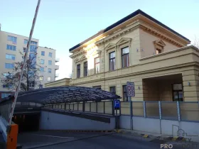 Pronájem garážového stání, Praha - Vinohrady, U Zvonařky, 15 m2