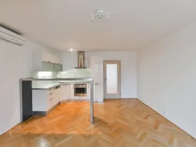 Pronájem bytu 2+kk, Praha - Vršovice, Bulharská, 72 m2