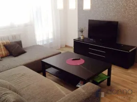 Pronájem bytu 2+kk, Praha, V křovinách, 49 m2