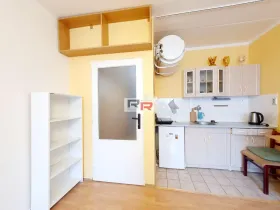 Prodej bytu 1+kk, Olomouc - Hejčín, Jarmily Glazarové, 27 m2