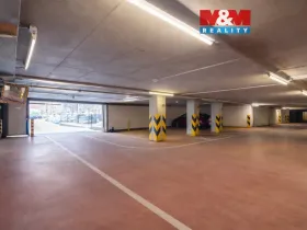 Pronájem garážového stání, Praha, Trnkovo náměstí, 16 m2