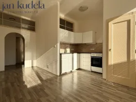 Pronájem bytu 2+1, Brno, Čápkova, 72 m2