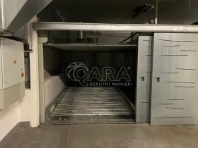 Pronájem garážového stání, Praha - Vinohrady, Francouzská, 14 m2