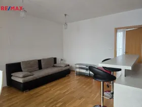 Pronájem bytu 2+kk, Karlovy Vary, Na Vyhlídce, 52 m2
