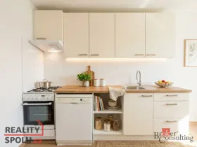 Pronájem bytu 3+1, Praha - Žižkov, Na Jarově, 69 m2