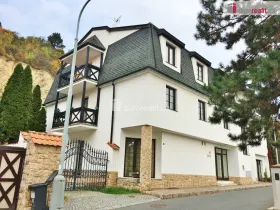 Pronájem bytu 1+1, Praha - Hlubočepy, Pod Žvahovem, 46 m2