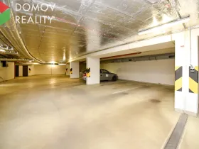 Pronájem garážového stání, Beroun, Nepilova, 1300 m2