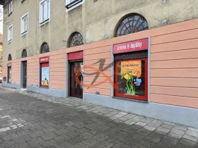 Pronájem obchodního prostoru, Rožnov pod Radhoštěm, Náměstí Míru, 84 m2