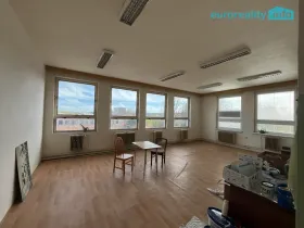 Pronájem kanceláře, Mariánské Lázně, třída Vítězství, 22 m2
