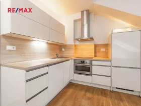 Pronájem bytu 1+kk, Praha - Dejvice, Velvarská, 44 m2