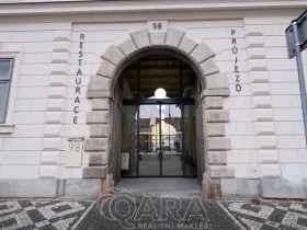 Pronájem obchodního prostoru, Brandýs nad Labem-Stará Boleslav - Brandýs nad Labem, Masarykovo náměstí, 92 m2