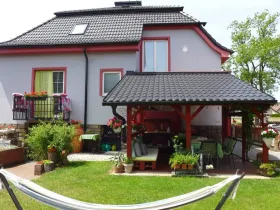 Prodej rodinného domu, Suchdol nad Lužnicí, Pražská, 300 m2