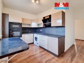 Pronájem bytu 3+1, Karlovy Vary, Budovatelů, 72 m2