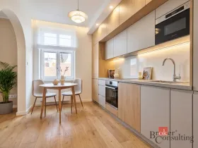 Prodej bytu 2+1, Nejdek, náměstí Karla IV., 70 m2