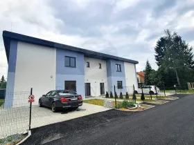 Pronájem rodinného domu, Ohrobec, V zahrádkách, 226 m2