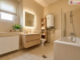 Prodej rodinného domu, Kravaře, náměstí, 200 m2