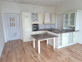 Pronájem bytu 3+1, Hradec Králové, Nerudova, 102 m2