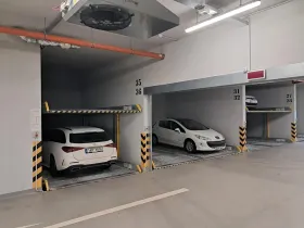 Pronájem garážového stání, Praha - Hloubětín, Za černým mostem, 14 m2