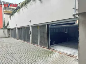 Prodej garážového stání, Praha - Smíchov, Holečkova, 13 m2