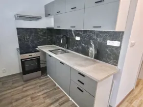 Pronájem bytu 3+1, Cheb, Stavbařů, 84 m2