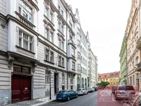 Pronájem garážového stání, Praha - Staré Město, Bílkova, 13 m2