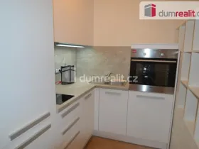 Pronájem bytu 1+kk, Praha - Žižkov, Olšanská, 37 m2