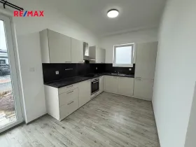 Pronájem bytu 4+kk, Králův Dvůr, Na Vinohradech, 95 m2