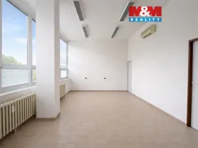 Pronájem obchodního prostoru, Louny, Školní, 74 m2
