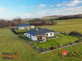 Prodej rodinného domu, 1639 m2