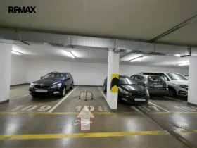 Pronájem garážového stání, Praha - Dejvice, Lindleyova, 16 m2