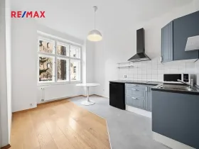 Prodej bytu 2+kk, Praha - Vršovice, Vršovické náměstí, 38 m2