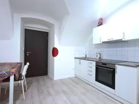 Pronájem bytu 2+kk, Benešov, Masarykovo náměstí, 44 m2