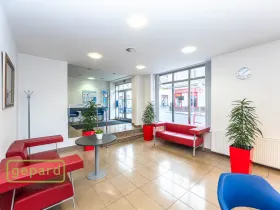 Pronájem obchodního prostoru, Praha - Zbraslav, Zbraslavské náměstí, 140 m2