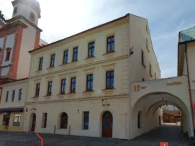 Pronájem bytu 2+1, Chomutov, náměstí 1. Máje, 61 m2