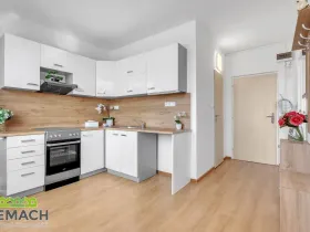 Pronájem bytu 1+1, Uherské Hradiště, náměstí Republiky, 33 m2